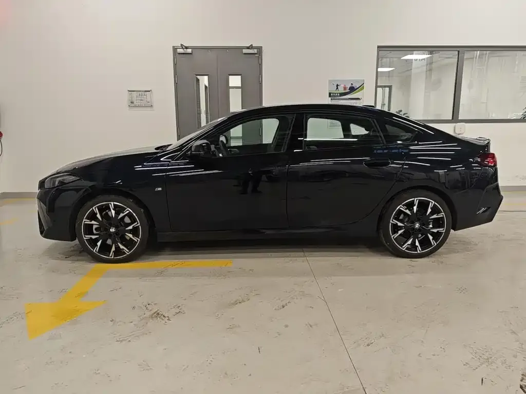 BMW 2 Series 2025 из CN, фото 4