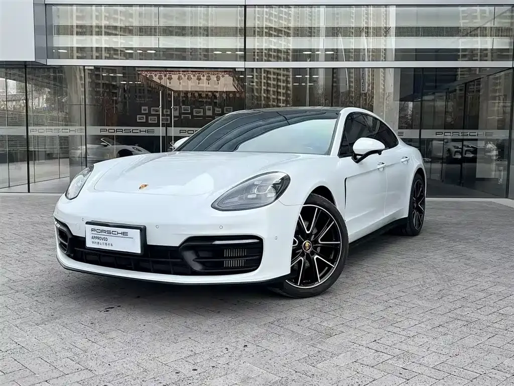 Porsche Panamera — фото 1