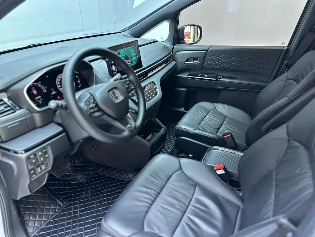 Honda Elysion 2024 из CN, фото 4
