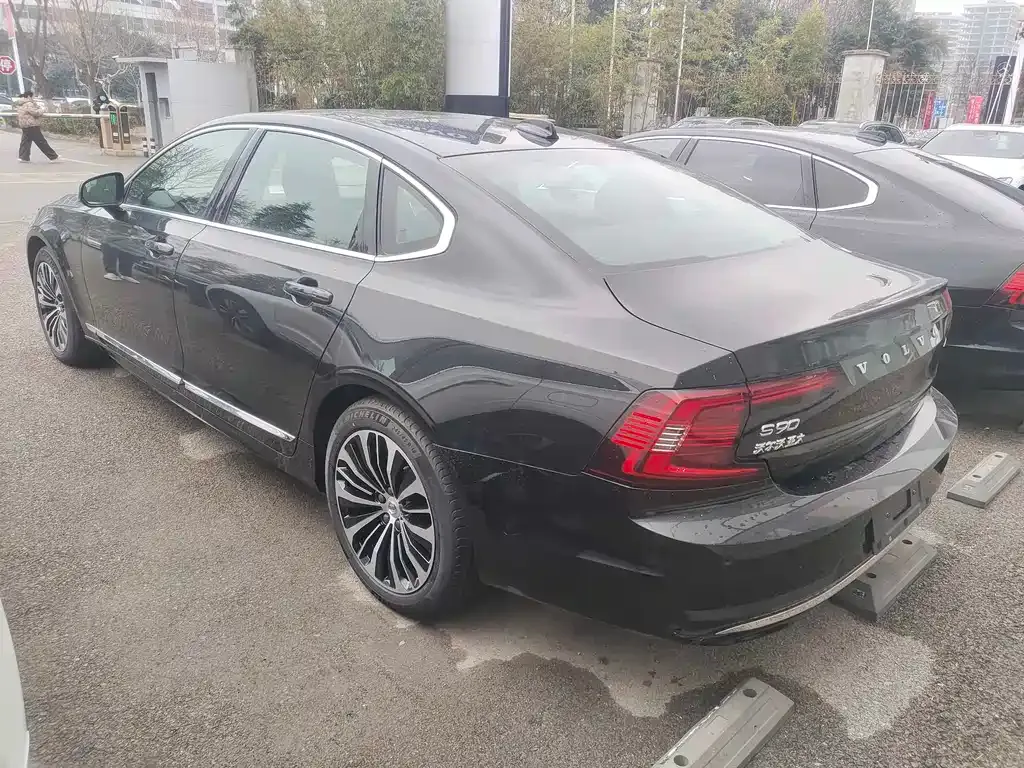 Volvo S90 2025 из CN, фото 6
