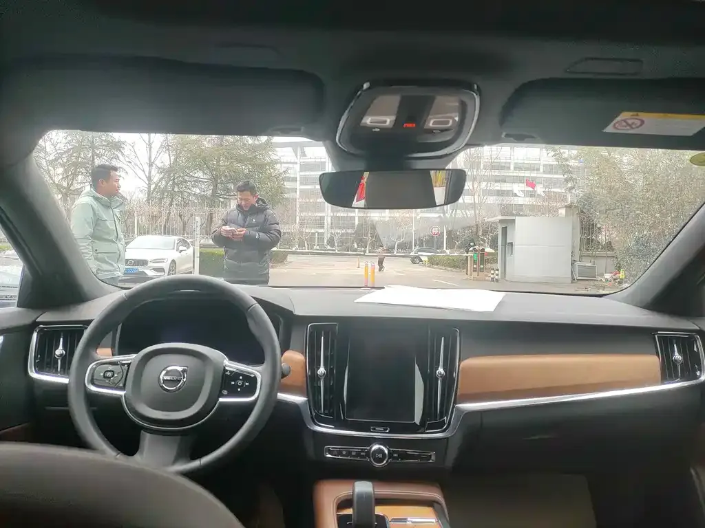 Volvo S90 2025 из CN, фото 9