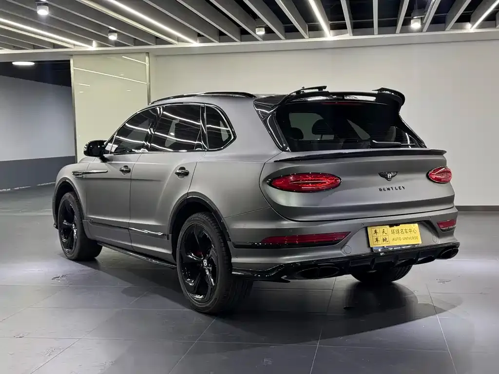 Bentley Bentayga — фото 10