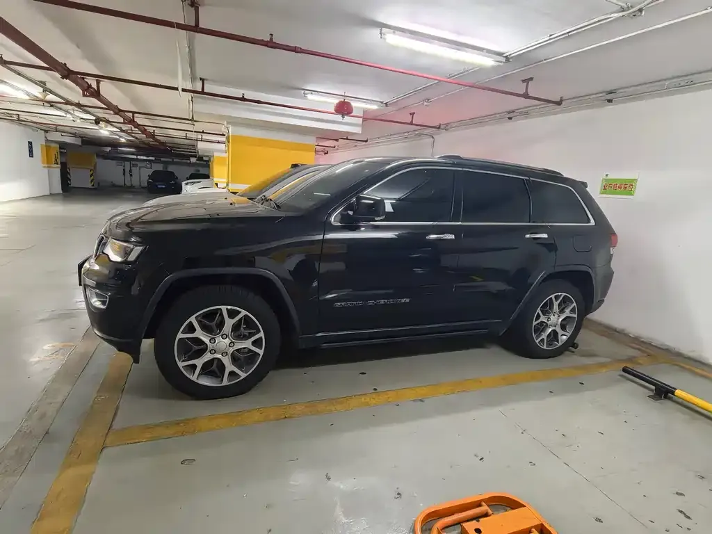 Jeep Grand Cherokee (Import) — фото 2