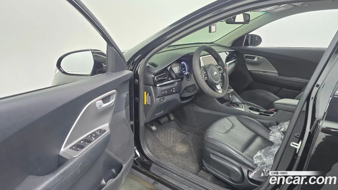 Kia Niro — фото 10