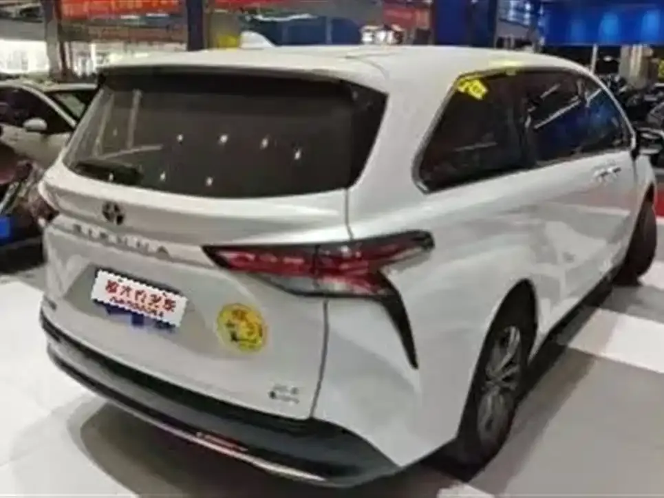 Toyota Sienna 2025 из CN, фото 4