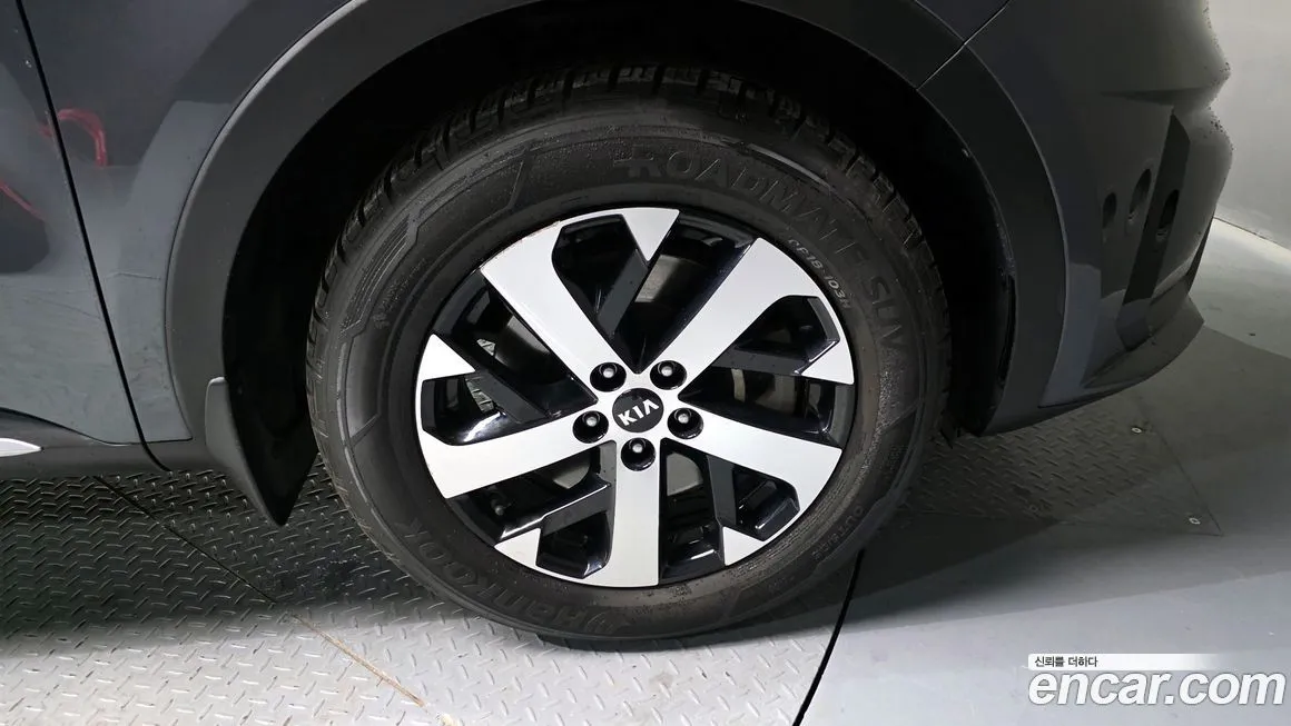 Kia Sorento — фото 8