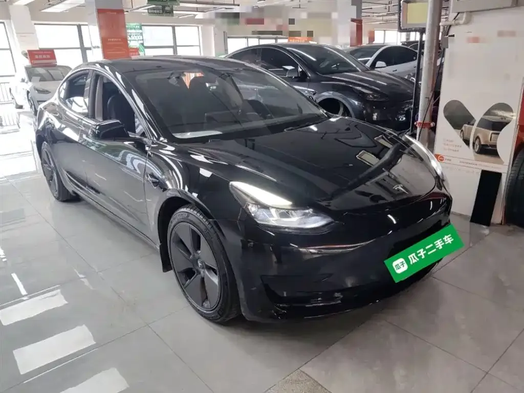 Tesla Model 3 — фото 5
