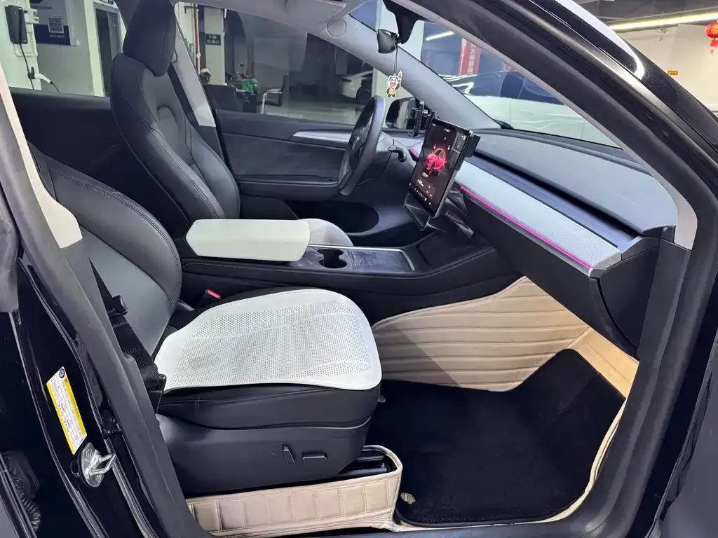Tesla Model Y 2023 из CN, фото 6