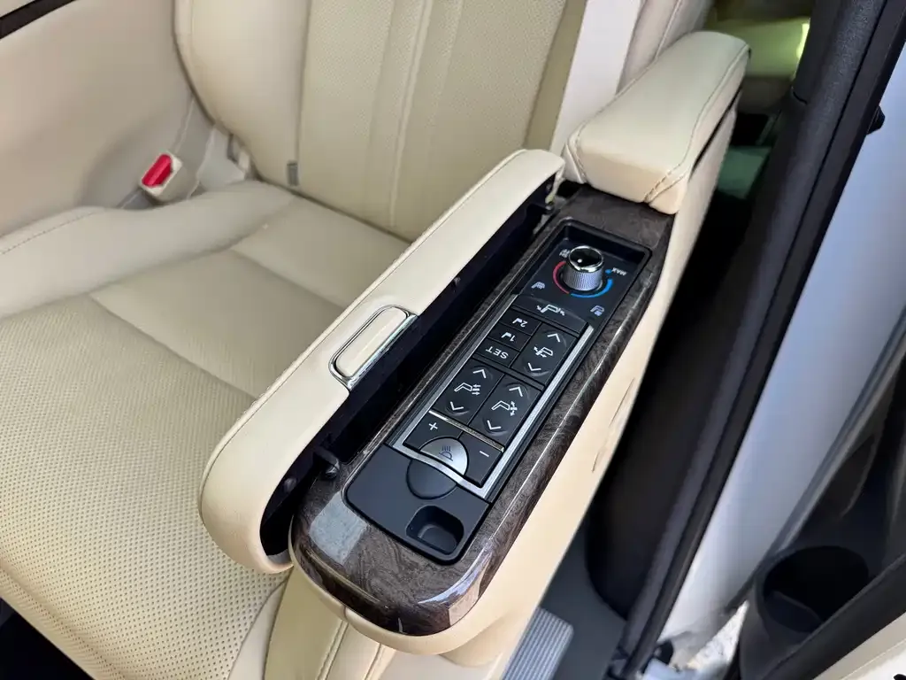 Toyota Alphard 2021 из CN, фото 2