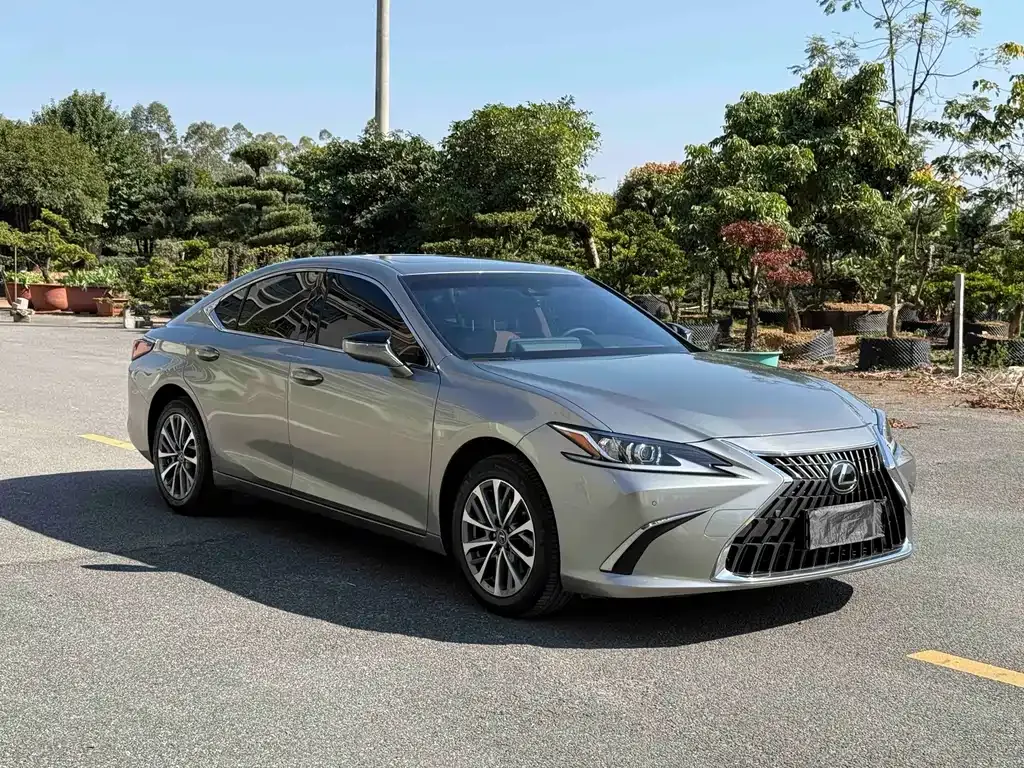 Lexus ES — фото 6