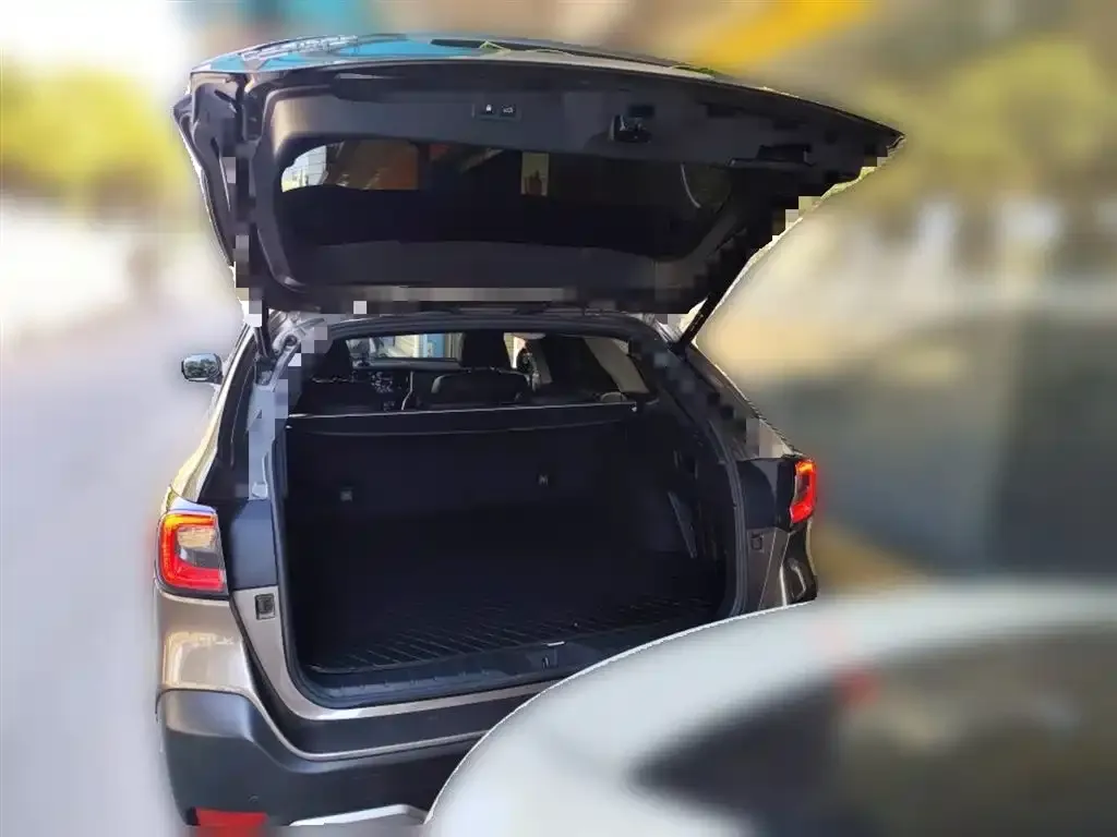 Subaru Outback 2022 из CN, фото 2