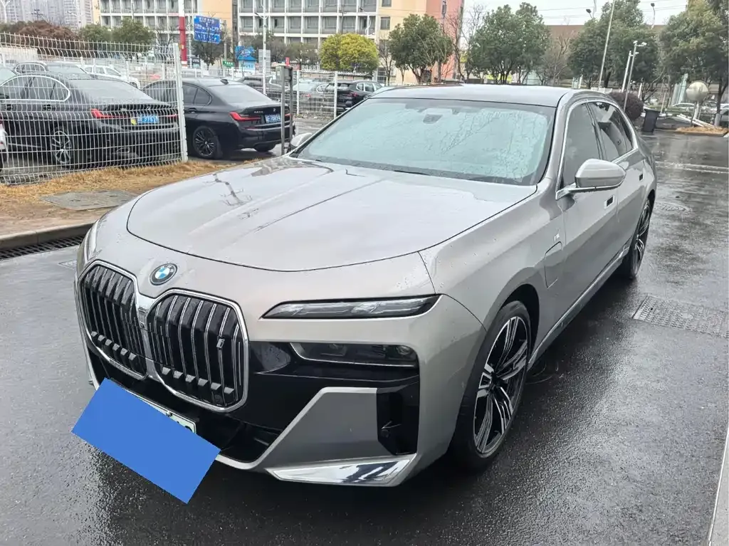 BMW i7 2023 из CN, фото 1
