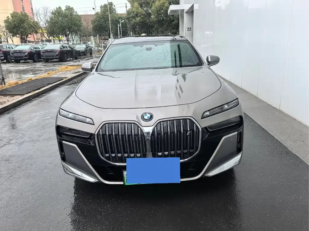 BMW i7 2023 из CN, фото 9