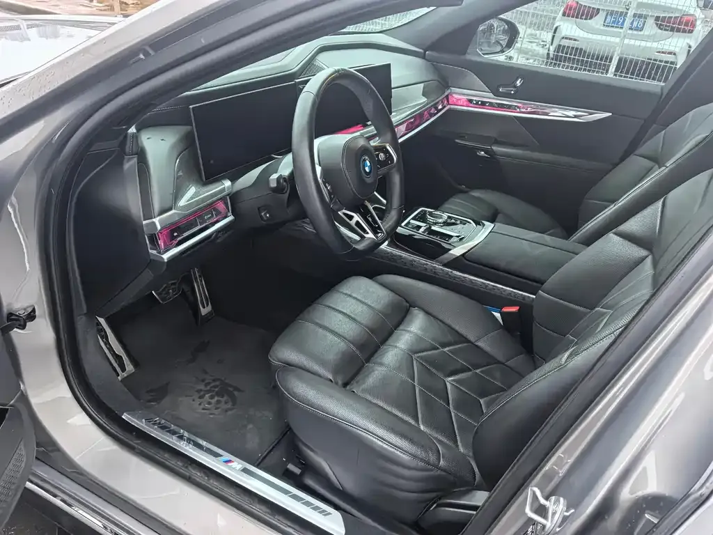 BMW i7 2023 из CN, фото 4