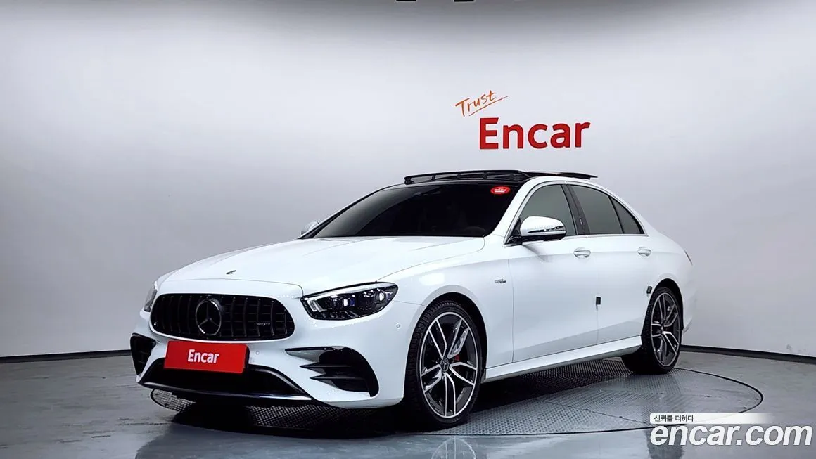 Mercedes-Benz E-Class — фото 1