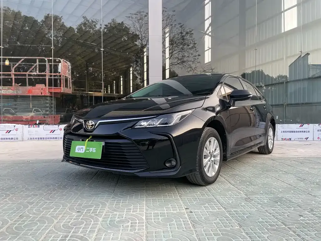 Toyota Corolla 2023 из CN, фото 1