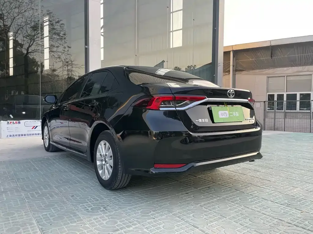 Toyota Corolla 2023 из CN, фото 5