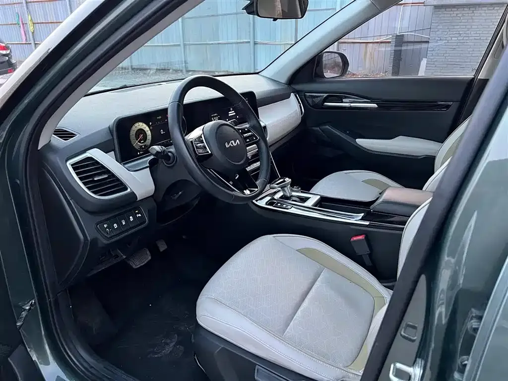 Kia Seltos 2023 из CN, фото 2