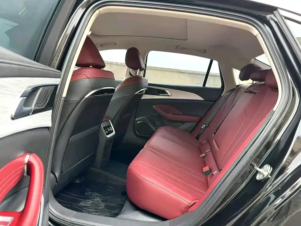 Hongqi H5 2025 из CN, фото 3