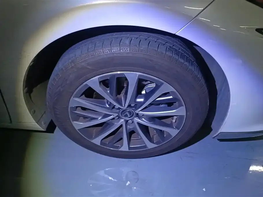 Lexus ES 2024 из CN, фото 2
