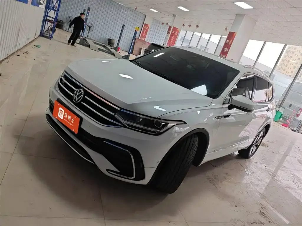 Volkswagen Tiguan L 2023 из CN, фото 1