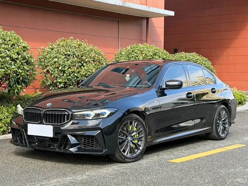 BMW 3 Series 2023 из CN, фото 1