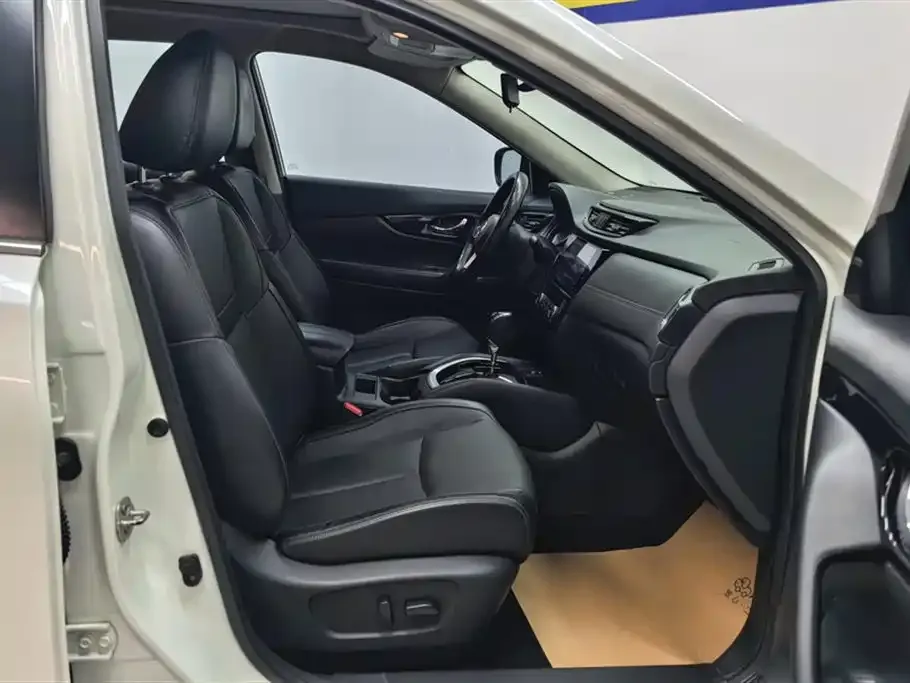 Nissan X-Trail 2021 из CN, фото 4