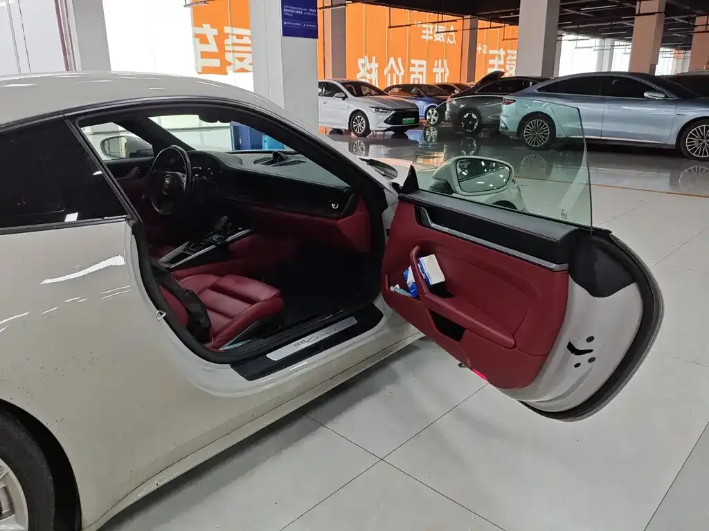 Porsche 911 2021 из CN, фото 6