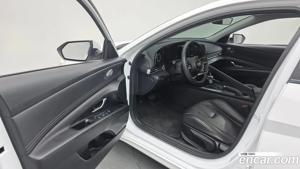 Hyundai AVANTE 2023 из KR, фото 2