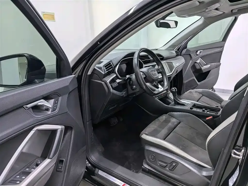 Audi Q3 2022 из CN, фото 5