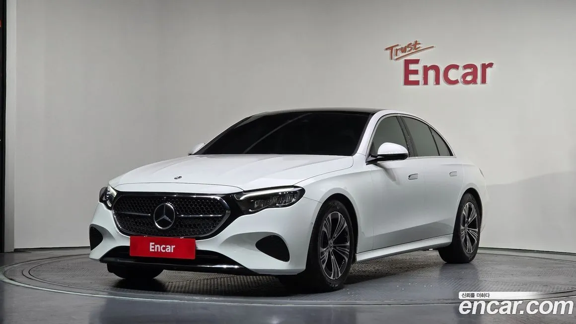 Mercedes-Benz E-Class — фото 1