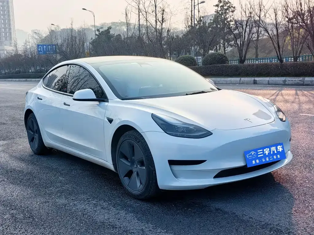 Tesla Model 3 — фото 9