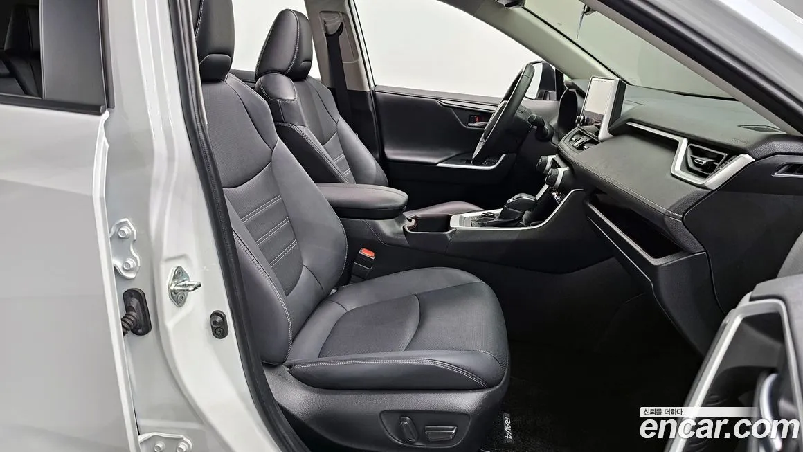 Toyota RAV4 2023 из KR, фото 10