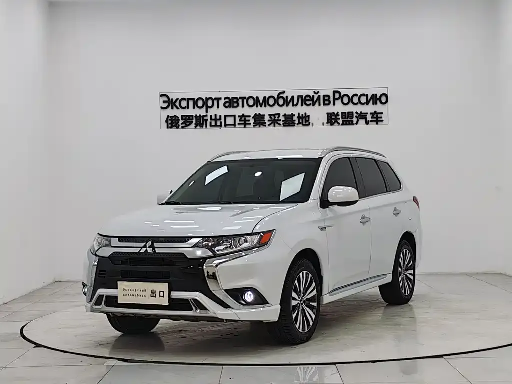 Mitsubishi Outlander 2021 из CN, фото 1