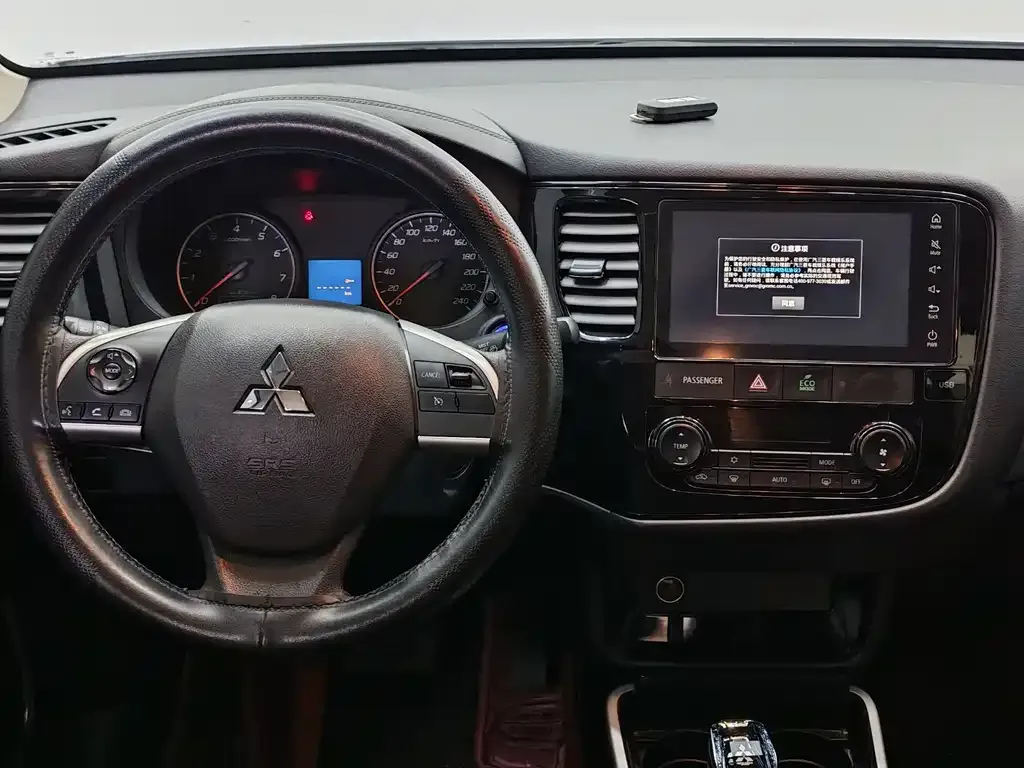 Mitsubishi Outlander 2021 из CN, фото 7