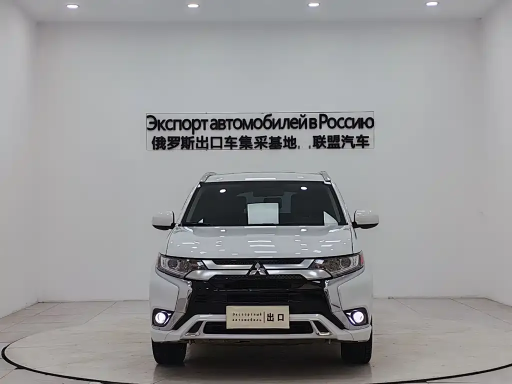 Mitsubishi Outlander 2021 из CN, фото 2