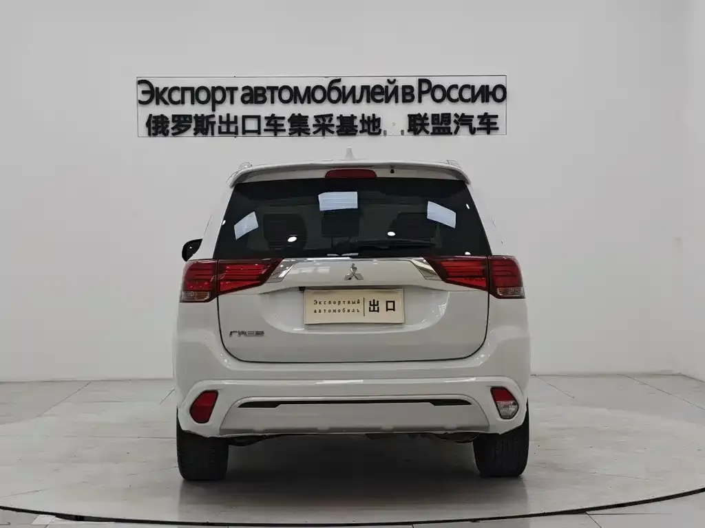 Mitsubishi Outlander 2021 из CN, фото 3