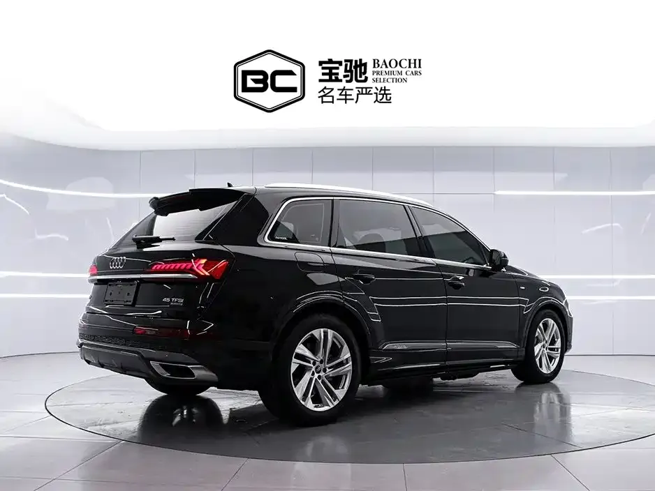 Audi Q7 2024 из CN, фото 2
