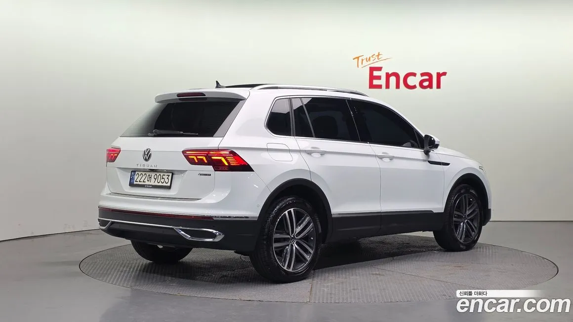 Volkswagen Tiguan — фото 6