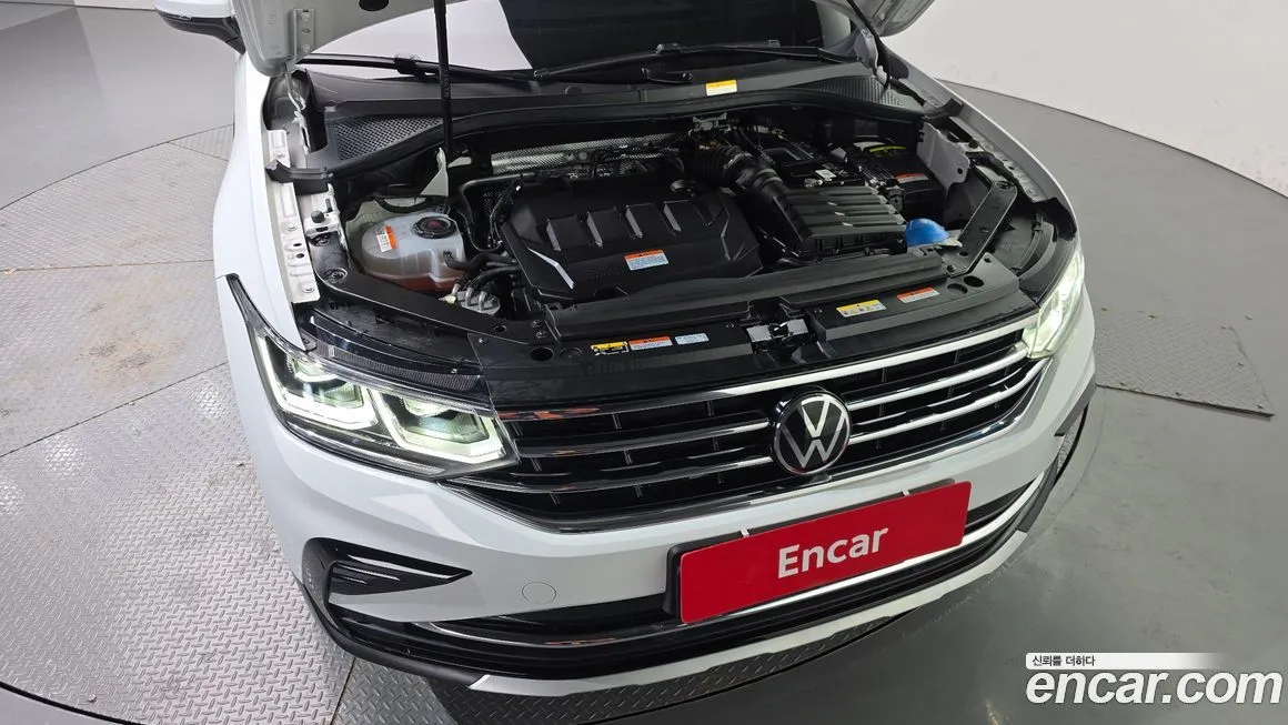 Volkswagen Tiguan — фото 2
