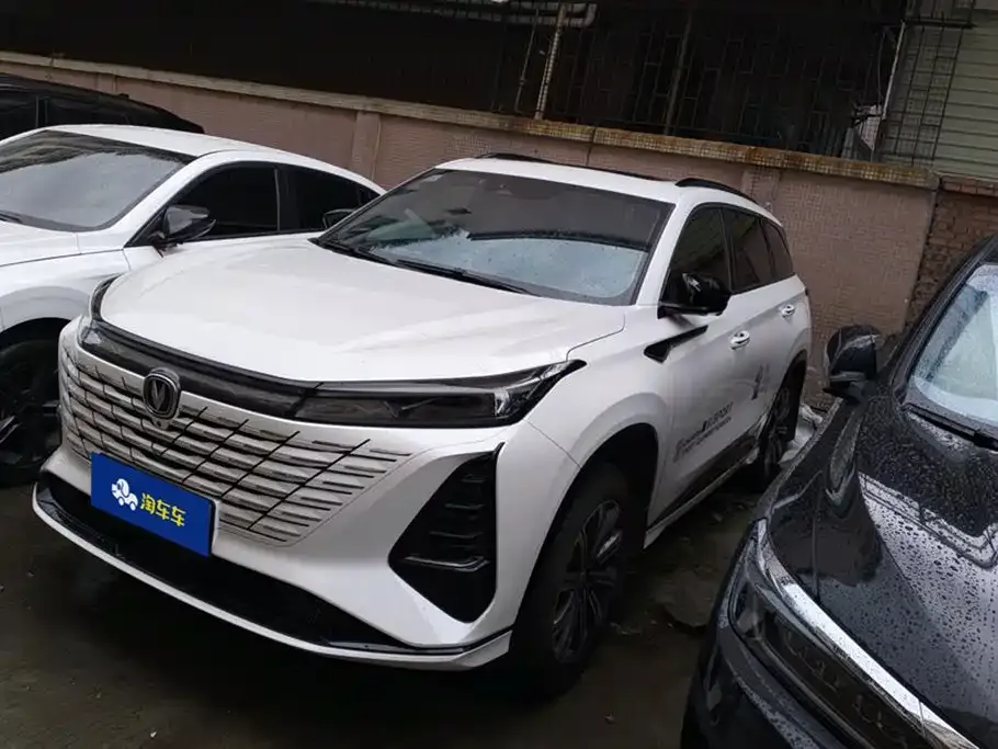 Changan CS75PLUS — фото 1