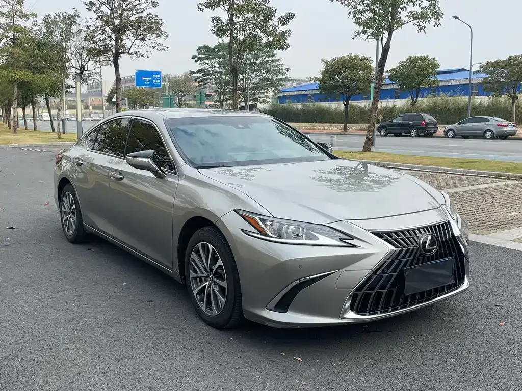 Lexus ES — фото 4