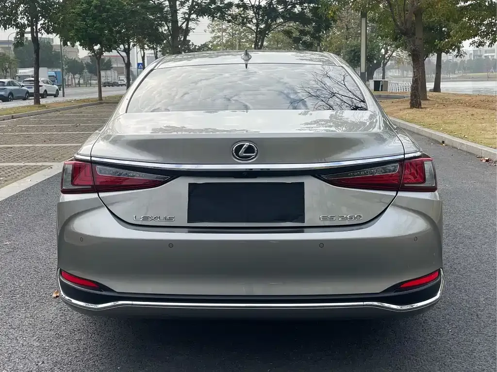 Lexus ES — фото 7