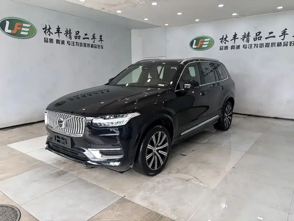 Volvo XC90 — фото 1