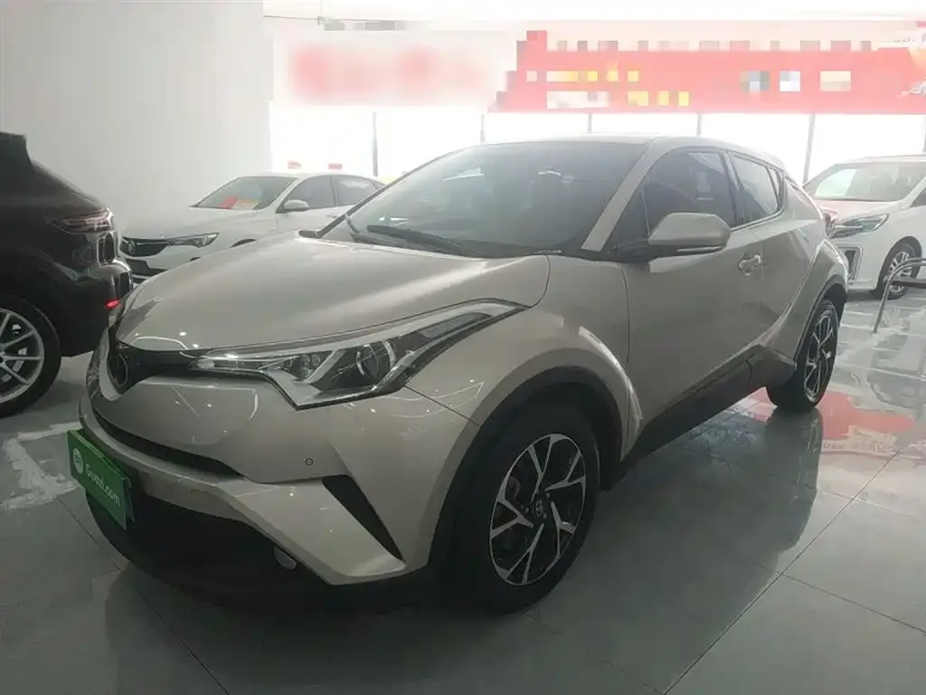 Toyota C-HR — фото 1