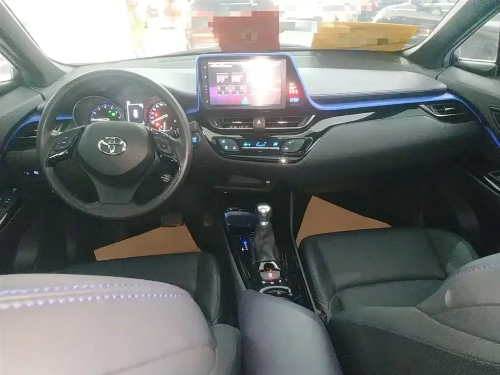 Toyota C-HR — фото 4