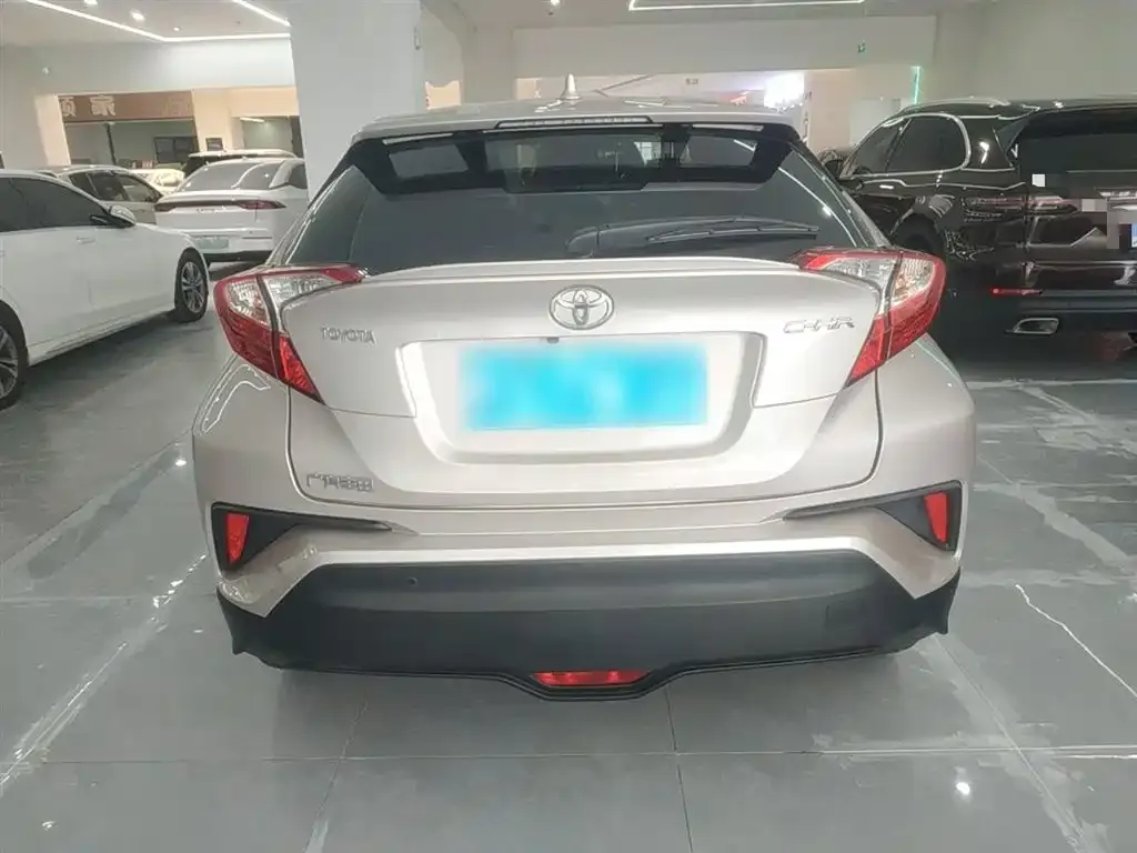 Toyota C-HR — фото 8