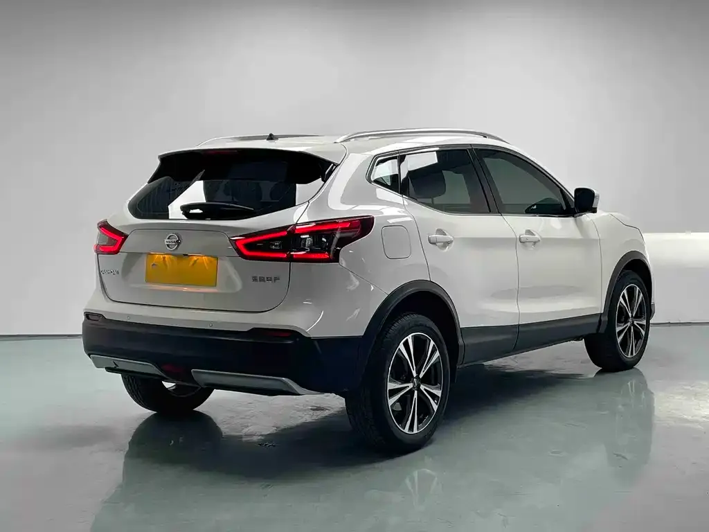 Nissan Qashqai — фото 8