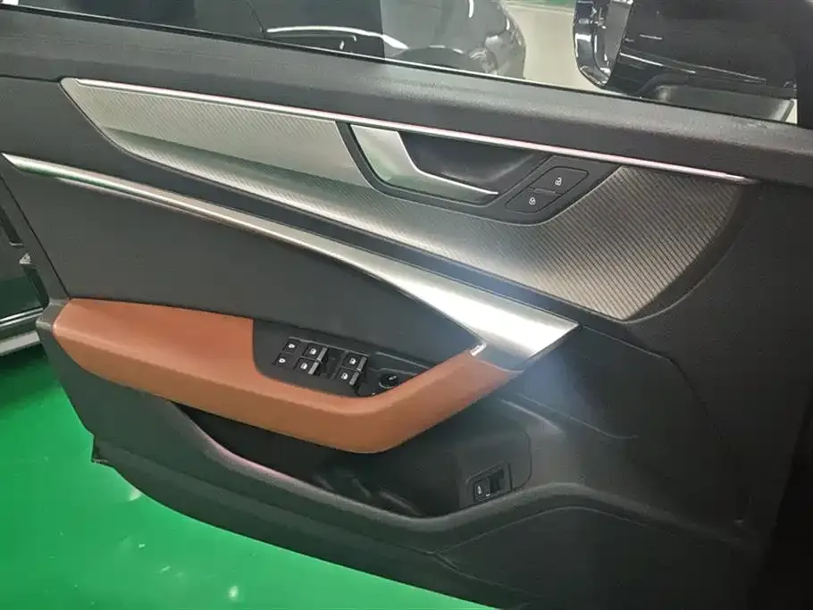 Audi A6L 2021 из CN, фото 8