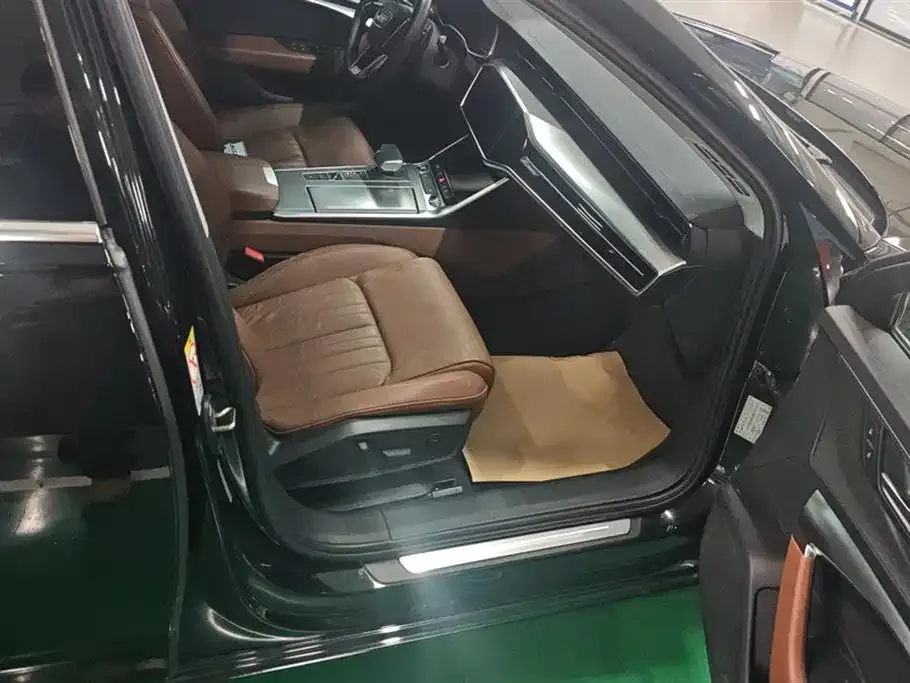 Audi A6L 2021 из CN, фото 2